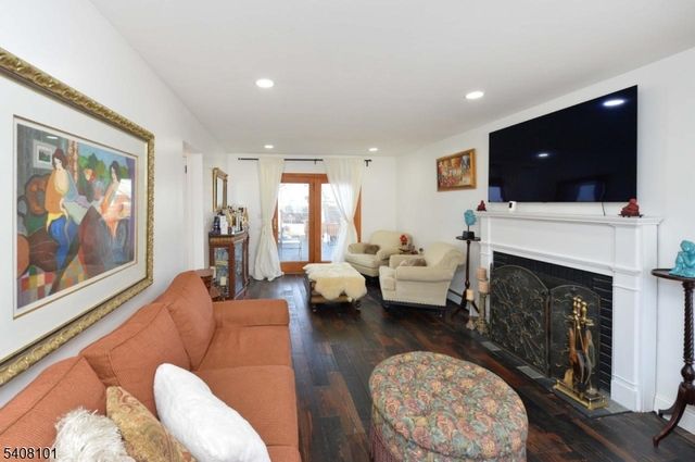 30 Rosalie St, Fair Lawn Boro, NJ 07410