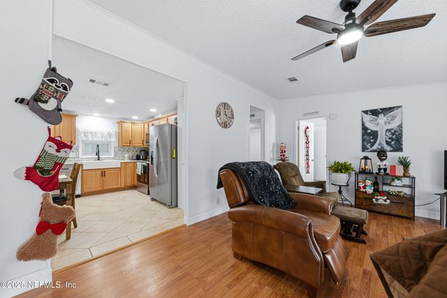 14513 W DUVAL Place W, Jacksonville, FL 32218