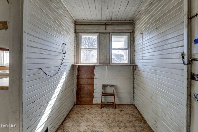 1411 East Watauga Avenue, Johnson City, TN 37601