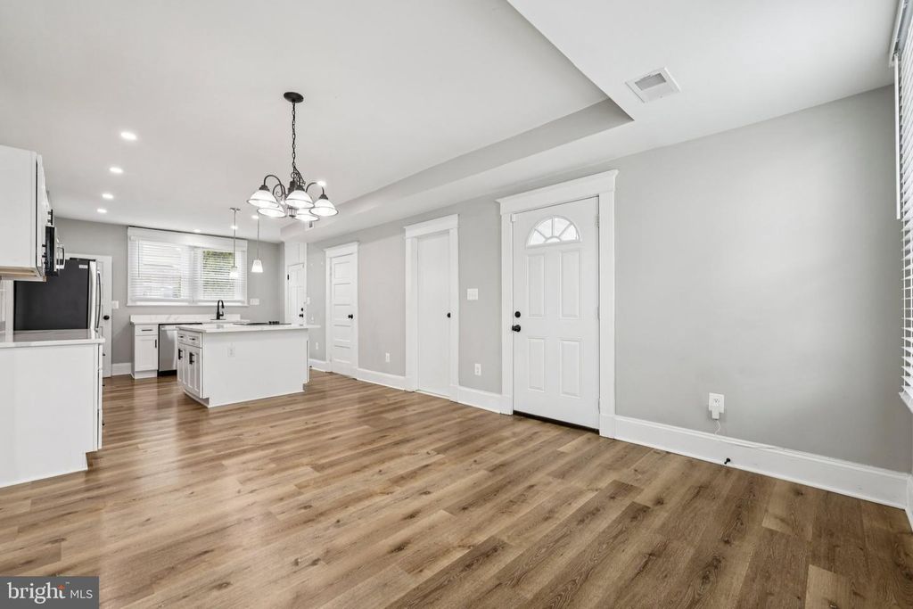 Image 10 of property listing at 4118 KATHLAND AVE, Baltimore, MD 21207