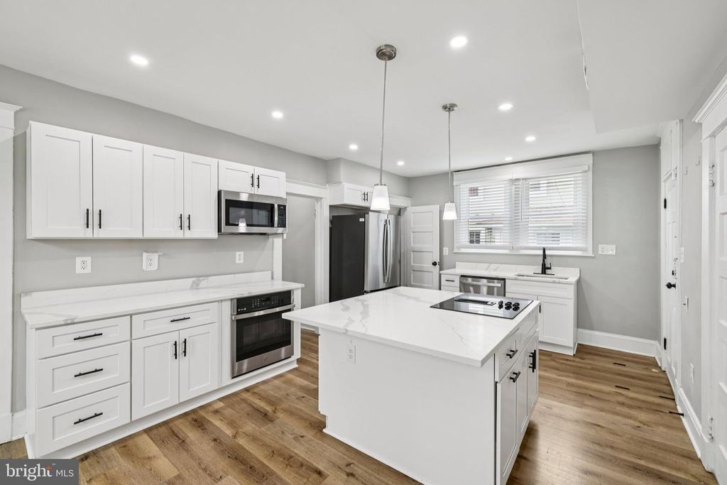 Image 11 of property listing at 4118 KATHLAND AVE, Baltimore, MD 21207