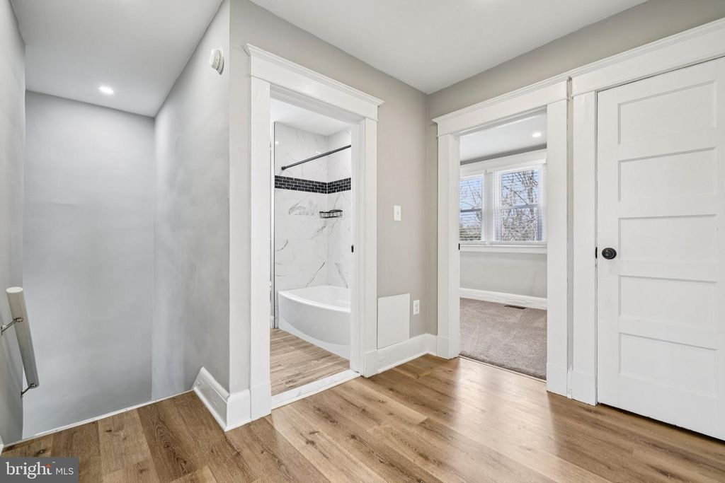 Image 14 of property listing at 4118 KATHLAND AVE, Baltimore, MD 21207