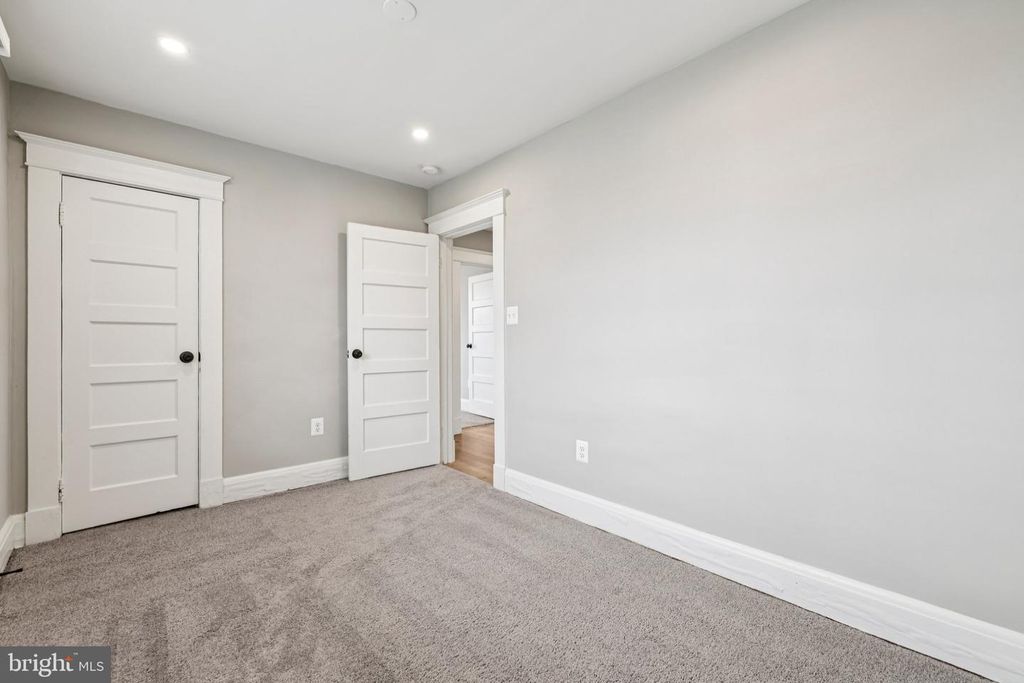 Image 16 of property listing at 4118 KATHLAND AVE, Baltimore, MD 21207