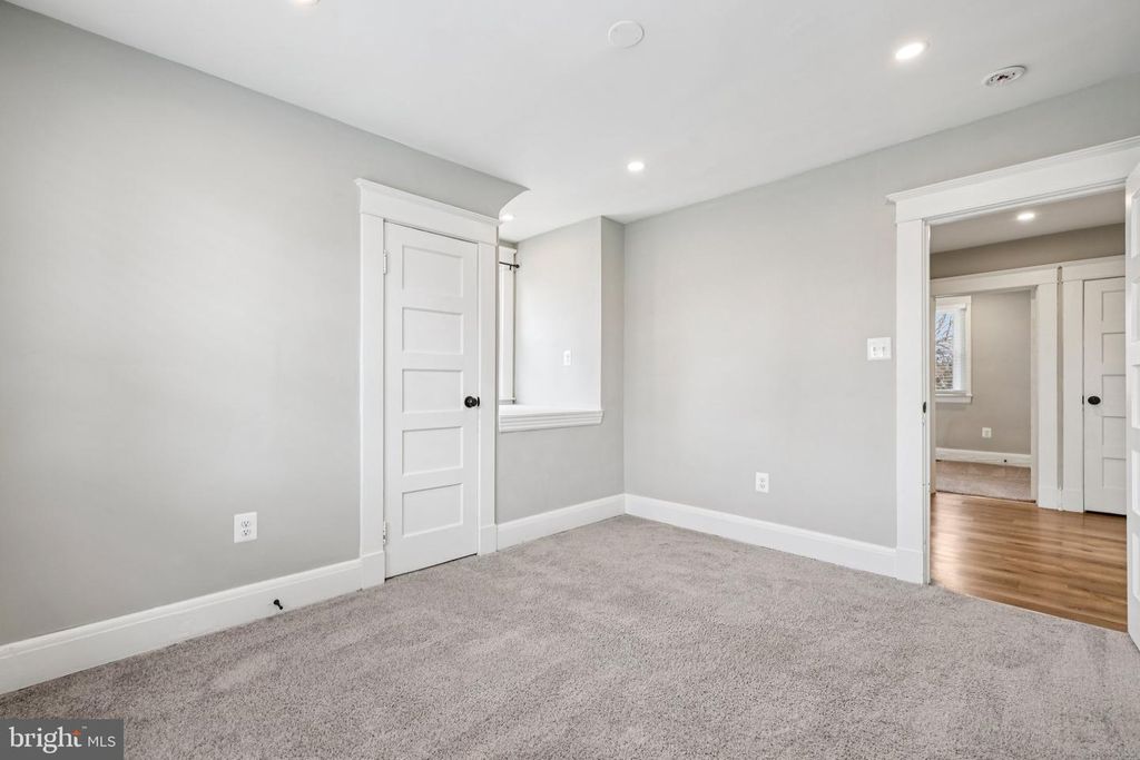 Image 19 of property listing at 4118 KATHLAND AVE, Baltimore, MD 21207