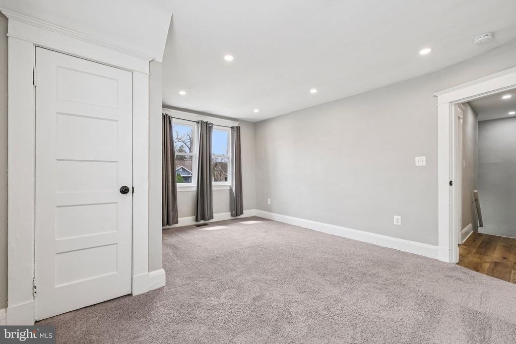 Image 21 of property listing at 4118 KATHLAND AVE, Baltimore, MD 21207