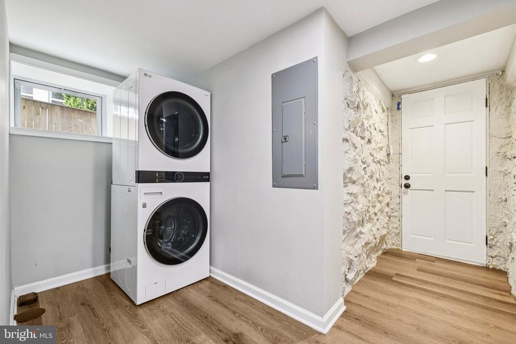 Image 29 of property listing at 4118 KATHLAND AVE, Baltimore, MD 21207