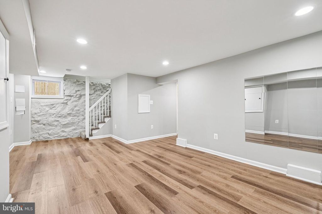 Image 34 of property listing at 4118 KATHLAND AVE, Baltimore, MD 21207