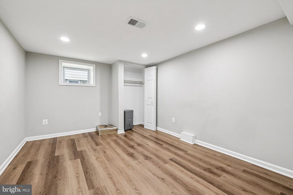 Image 35 of property listing at 4118 KATHLAND AVE, Baltimore, MD 21207