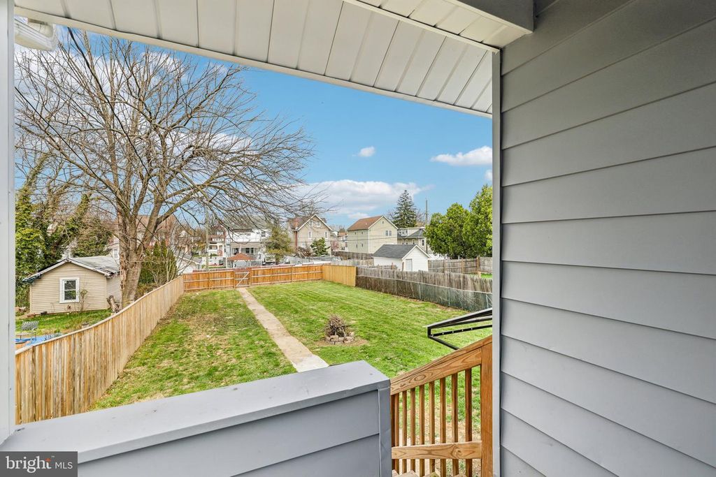 Image 36 of property listing at 4118 KATHLAND AVE, Baltimore, MD 21207