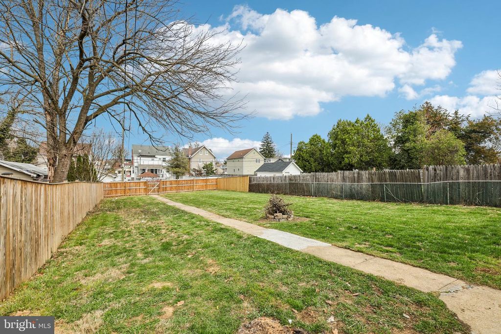 Image 38 of property listing at 4118 KATHLAND AVE, Baltimore, MD 21207