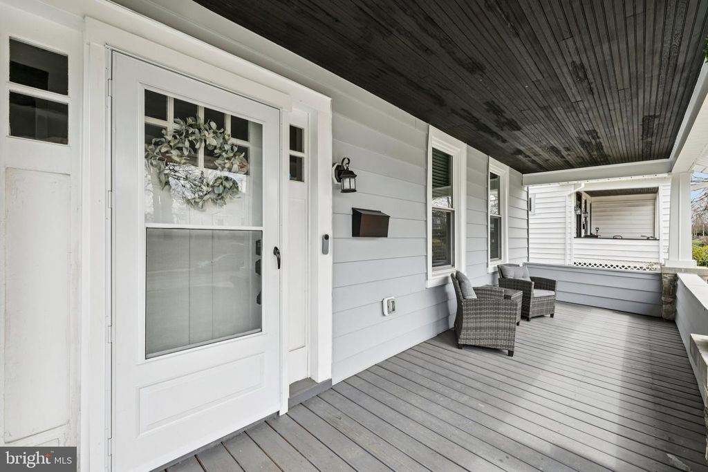 Image 6 of property listing at 4118 KATHLAND AVE, Baltimore, MD 21207