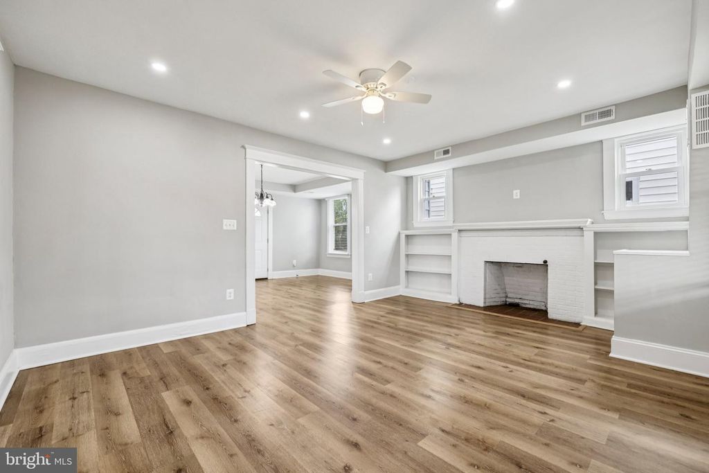 Image 7 of property listing at 4118 KATHLAND AVE, Baltimore, MD 21207