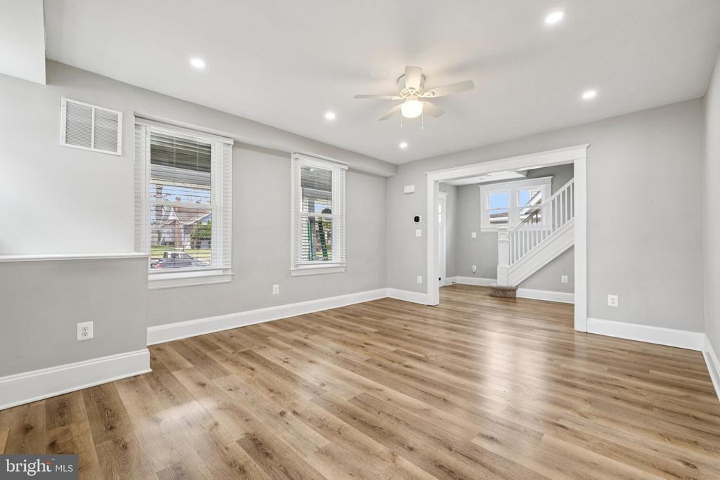 Image 8 of property listing at 4118 KATHLAND AVE, Baltimore, MD 21207