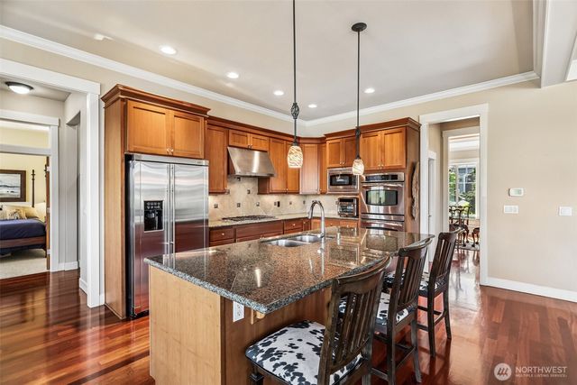 21729 Quiet Water Loop, Lake Tapps, WA 98391