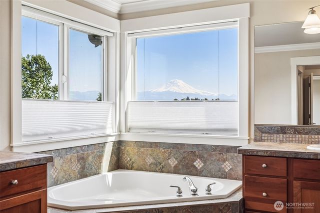 21729 Quiet Water Loop, Lake Tapps, WA 98391