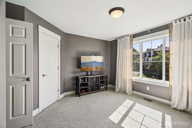 21729 Quiet Water Loop, Lake Tapps, WA 98391