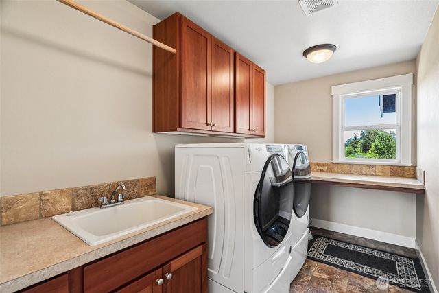 21729 Quiet Water Loop, Lake Tapps, WA 98391