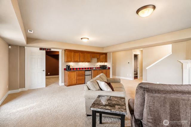 21729 Quiet Water Loop, Lake Tapps, WA 98391
