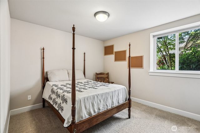 21729 Quiet Water Loop, Lake Tapps, WA 98391