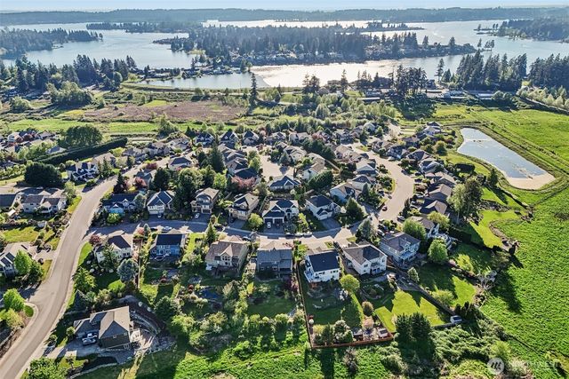 21729 Quiet Water Loop, Lake Tapps, WA 98391