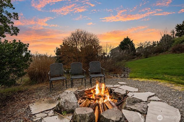 21729 Quiet Water Loop, Lake Tapps, WA 98391