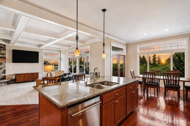 21729 Quiet Water Loop, Lake Tapps, WA 98391