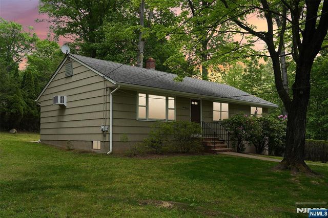 900 Hillsdale Avenue, Hillsdale, NJ 07642