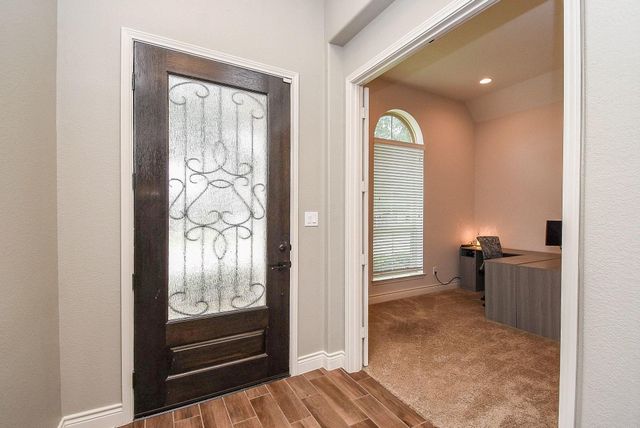 9214 Holloway Cliff Lane, Cypress, TX 77433