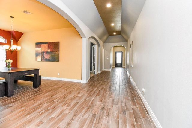 9214 Holloway Cliff Lane, Cypress, TX 77433
