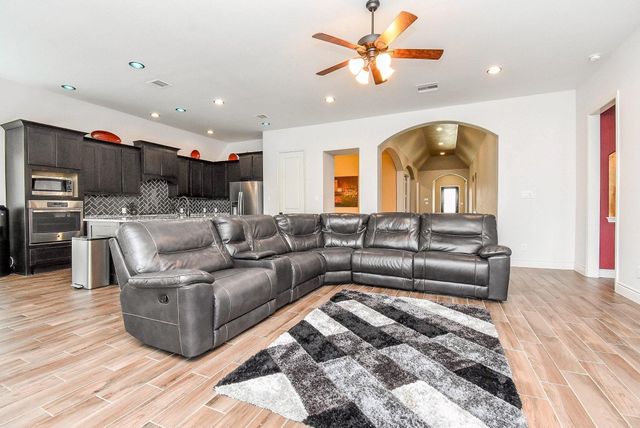 9214 Holloway Cliff Lane, Cypress, TX 77433