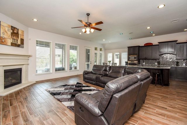 9214 Holloway Cliff Lane, Cypress, TX 77433