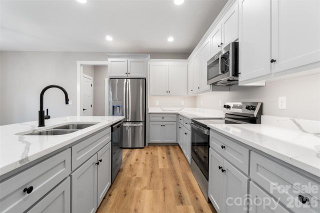 185 Shagbark Court, West End, NC 27376