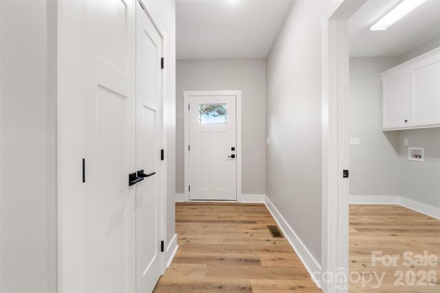 185 Shagbark Court, West End, NC 27376