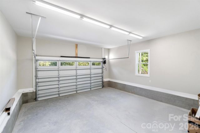 185 Shagbark Court, West End, NC 27376