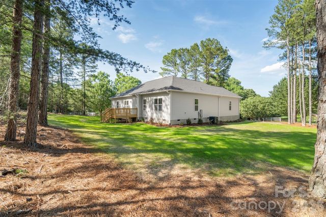 185 Shagbark Court, West End, NC 27376