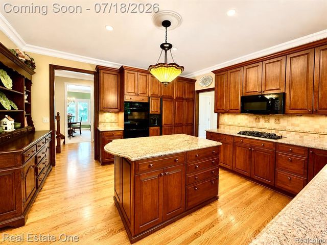 1793 Skyline Drive, Rochester Hills, MI 48306