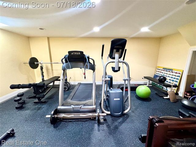 1793 Skyline Drive, Rochester Hills, MI 48306