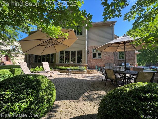 1793 Skyline Drive, Rochester Hills, MI 48306