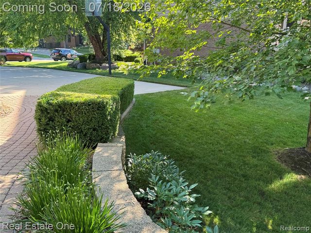 1793 Skyline Drive, Rochester Hills, MI 48306