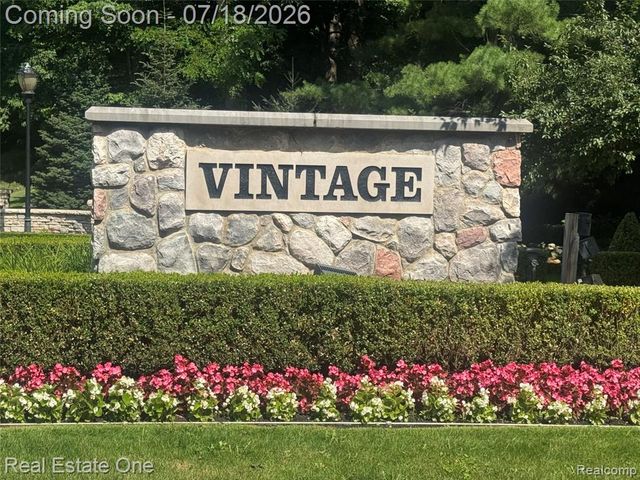 1793 Skyline Drive, Rochester Hills, MI 48306