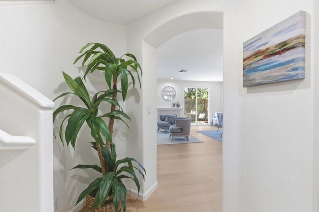 88 17th Avenue 109, San Mateo, CA 94402