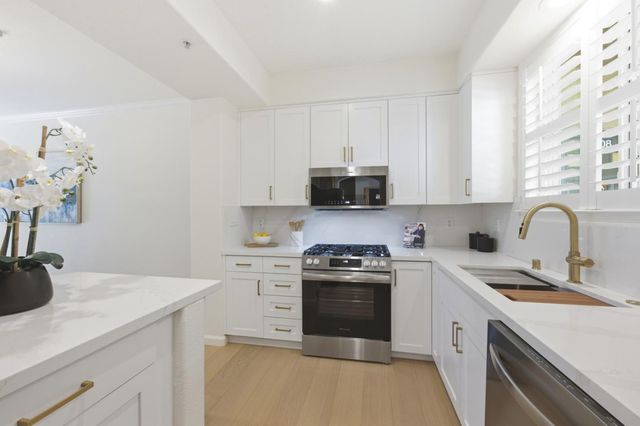 88 17th Avenue 109, San Mateo, CA 94402