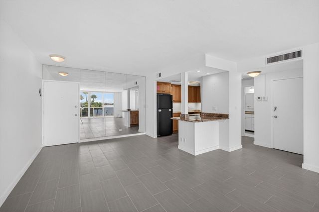 2800 N Flagler Drive 202, West Palm Beach, FL 33407