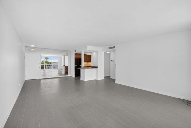 2800 N Flagler Drive 202, West Palm Beach, FL 33407