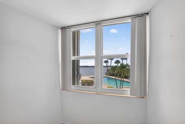 2800 N Flagler Drive 202, West Palm Beach, FL 33407