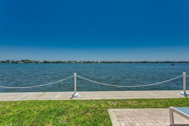 2800 N Flagler Drive 202, West Palm Beach, FL 33407
