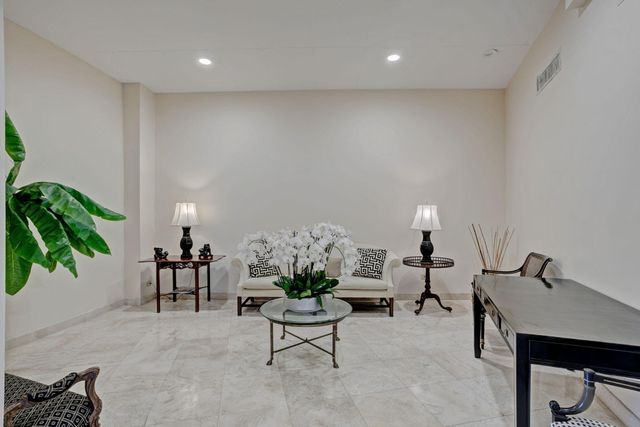 2800 N Flagler Drive 202, West Palm Beach, FL 33407