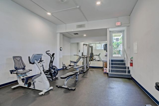 2800 N Flagler Drive 202, West Palm Beach, FL 33407