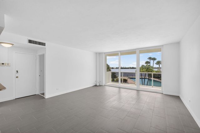 2800 N Flagler Drive 202, West Palm Beach, FL 33407