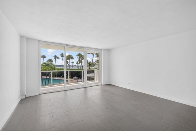 2800 N Flagler Drive 202, West Palm Beach, FL 33407